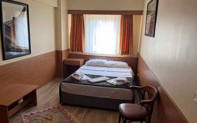 Kadikoy Otel Konak