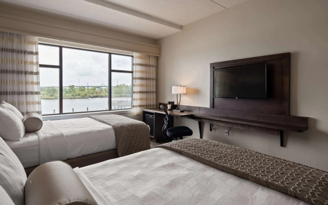 Best Western Plus Coastline Inn