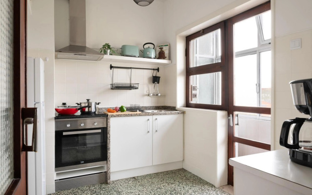 ! Luminous 2BR Top Floor ! Praça da República