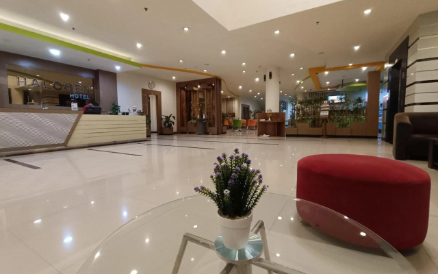 Halogen Hotel