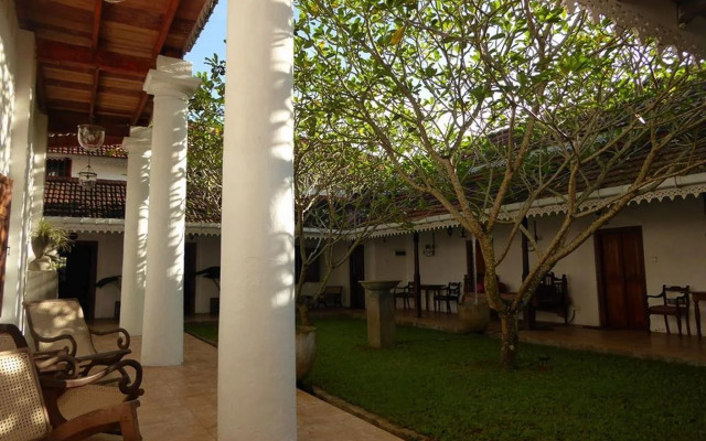 Robin Hill Suites
