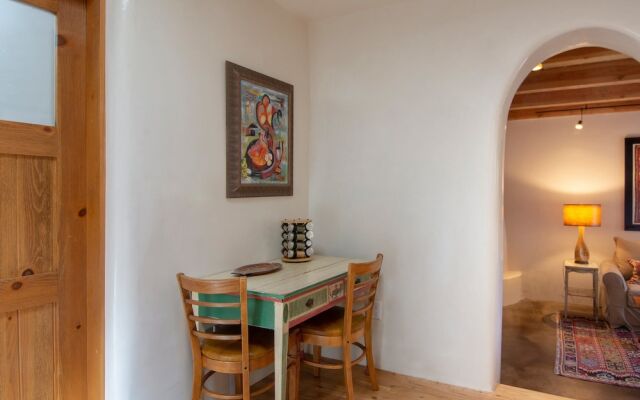 East Alameda - 3 Br Home