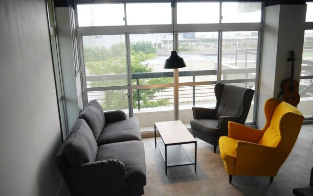 J-Hoppers Lake Biwa Guesthouse