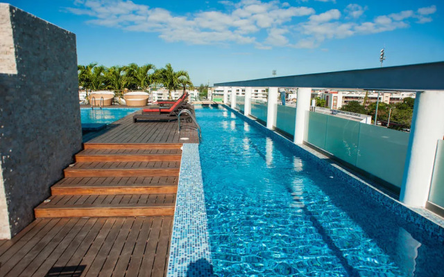 Doca 103 2 Bedrooms and Jacuzzi by RedAwning