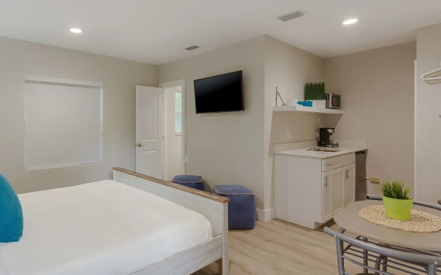 Drift Hotel