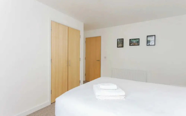 Bright & Airy 1 Bedroom Apartment in Trendy Peckham