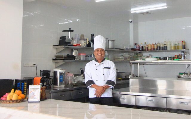 Manarra Seaview Resort