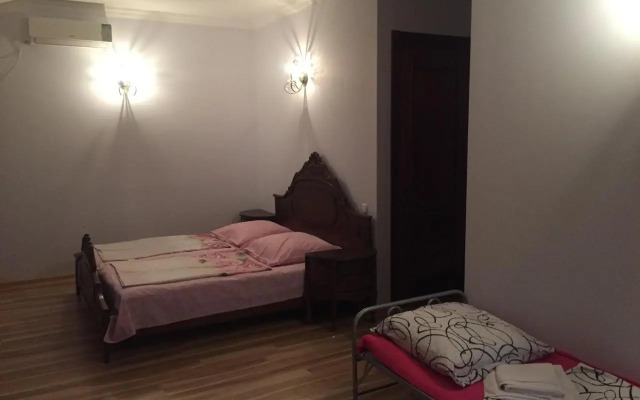 Lasha Guest House