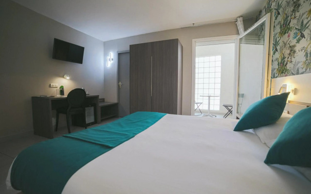 Hôtel Holidays & Work