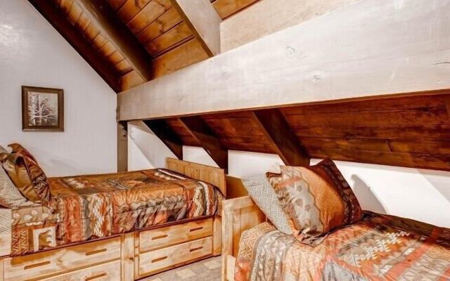 Scenic Wonders Yosemite Creekside Loft