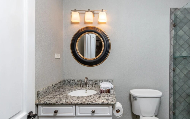 Luxury Ocean-view Flamingo Home Sleeps 10 - Walk to Beach