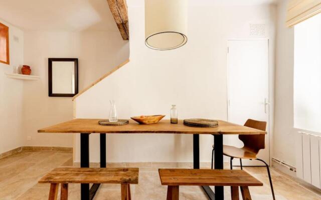 Jolie maison de ville rénovée à 50m des Arènes