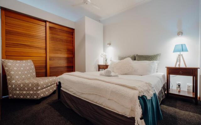 Awesome 2BR Apartment Viaduct Harbor - Wifi & Aircon