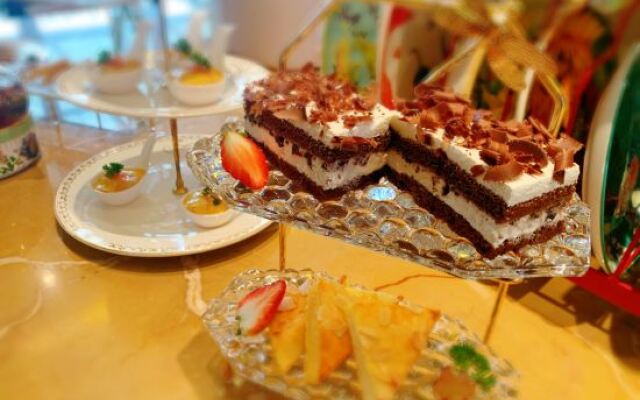 Xinjin Celebrity City Hotel