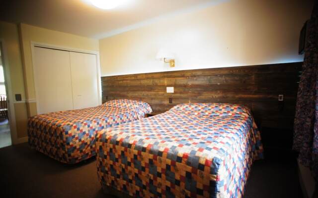 Silverwood Inn & Suites