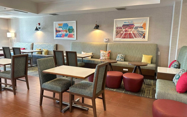 Hampton Inn & Suites Lathrop