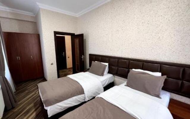 Karvan Hotel