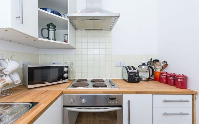 Beautiful City Center 2 Bed Apartment with Park View