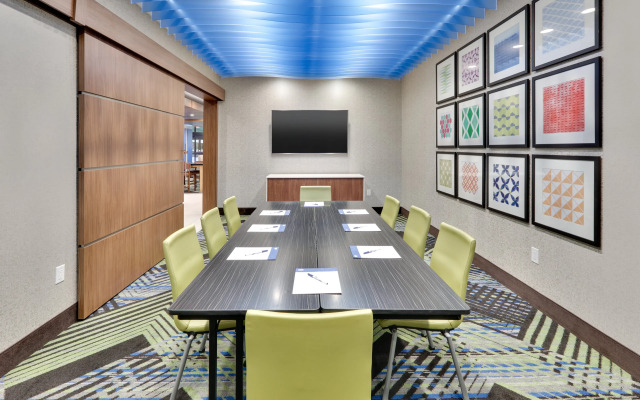 Holiday Inn Express & Suites Fort Worth North - Northlake By IHG