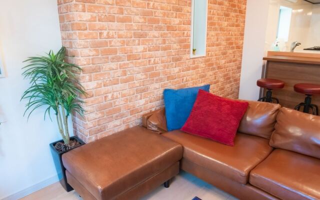 Convertel Higashi-Magome House