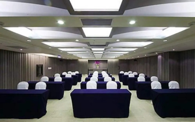 Urban Hotel33