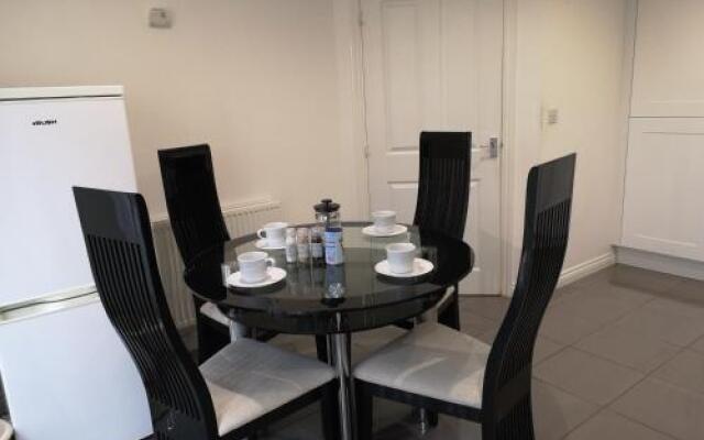 Nightingale Gardens - 4 Bed Detached House - Manchester