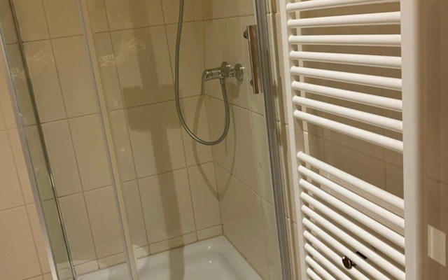 Singer109 Hotel & Hostel