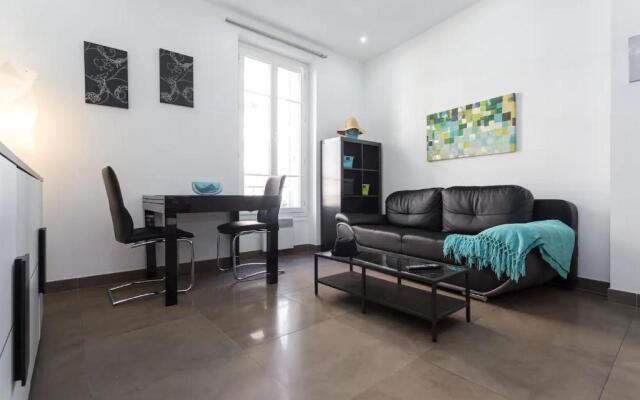 Feel Home - France 15