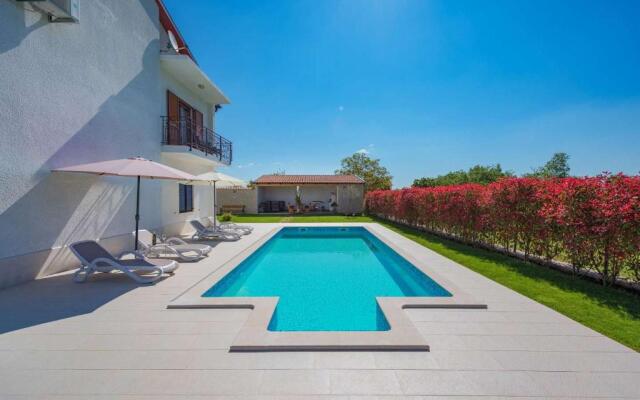 House Demetra