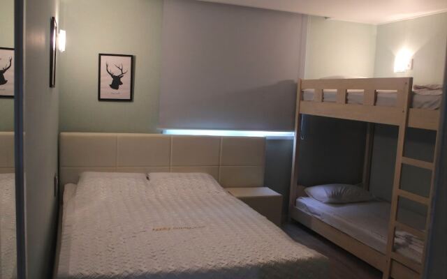 Hi & J Guesthouse - Hostel