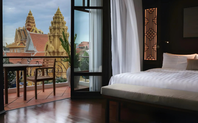 Amanjaya Pancam Suites Hotel