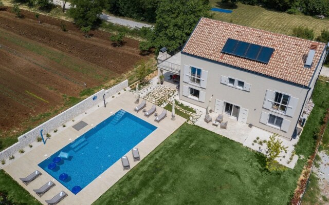 Luxurious Villa in Butkovici with Pool & Hot Tub