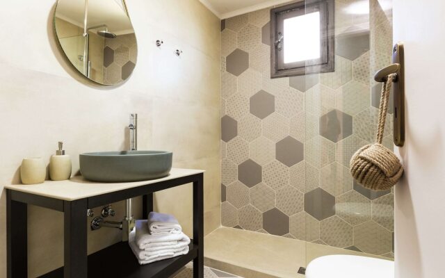 2 Villas Complex, Private Pool, Ideal for Groups!