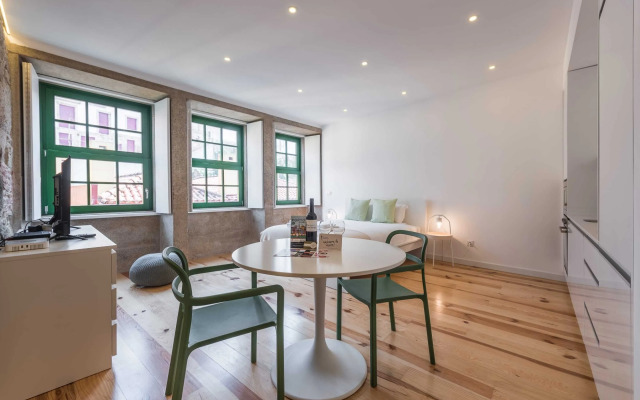 Guestready - Mezuzah Yellow