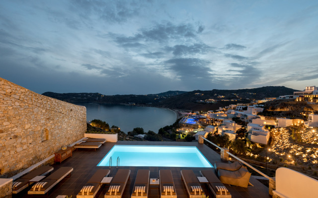 Cova Mykonos Suites