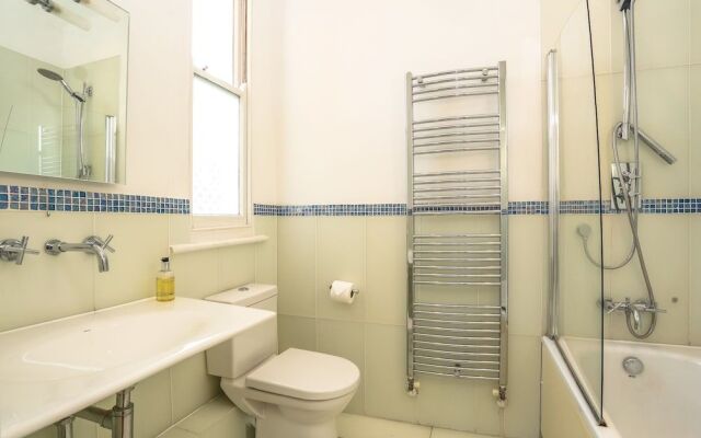 The Glasshouse Escape - 5BDR Victorian Jewel with Modern Twists in Jericho