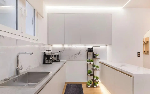Alexandra's Unique Apartment