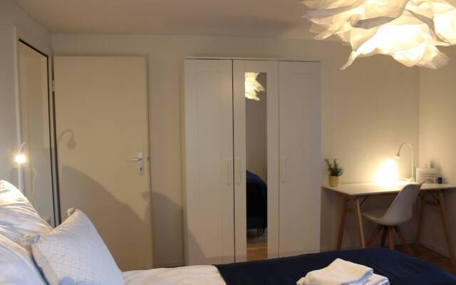 Casa Schilling 2,5 Rooms in St Gallen, Modern, Quiet and Close to the Center – Guest Rooms – St. Gallen