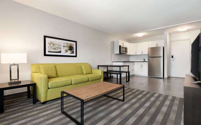 Days Inn by Wyndham Sarnia Harbourfront