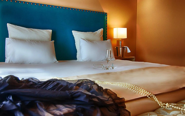 Galaxy Hotel