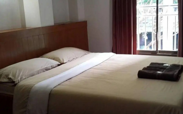 White Orchid Inn Nana 2