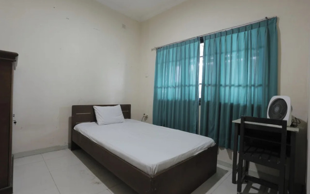 SPOT ON 94001 Sri Residence