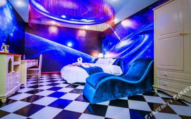 Yuechen Hotel (Xietaizi Subway Station)