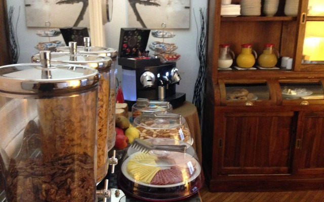 St. Peter' Six Rooms & Suites