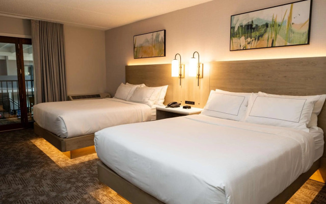 DoubleTree by Hilton Austin, MN