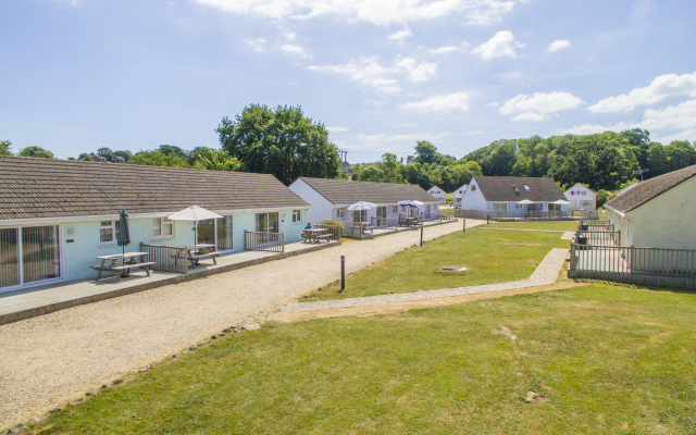 Seaview Holidays - Salterns Village