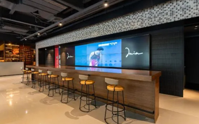 Mia Hotel (Shanghai Xuhui Jiaotong University)