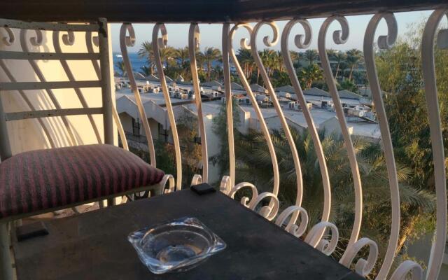 Golden Rose Hotel