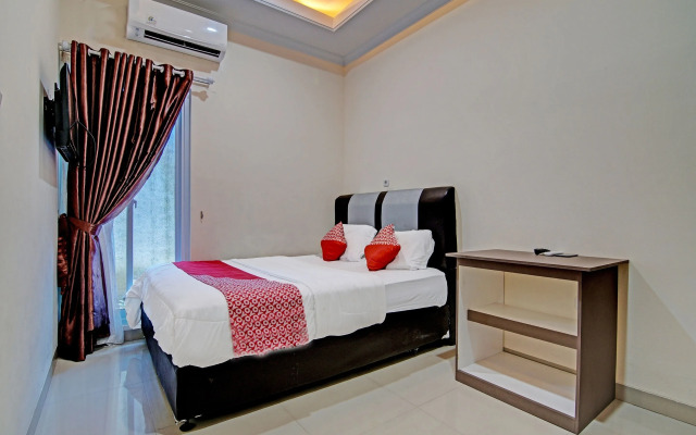 OYO 91269 R&s Living Residence