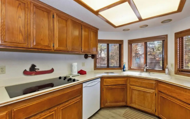 Canyon Castle Mtn Retreat w Hot Tub